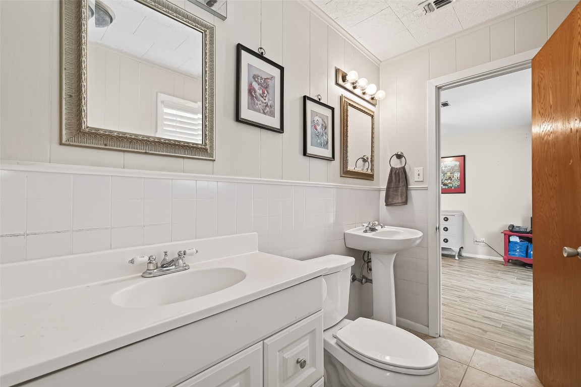 2816 David Street Rosenberg, TX 77471 - Photo 18 of 45 Primary Bath