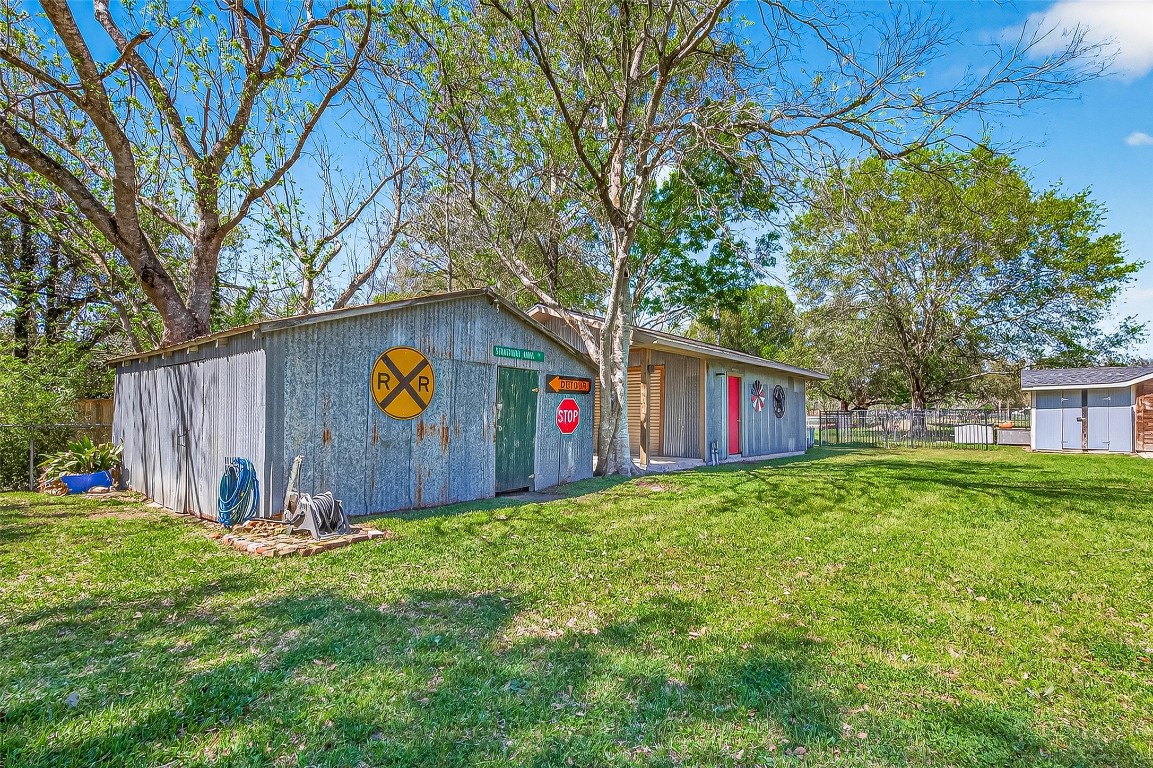 2816 David Street Rosenberg, TX 77471 - Photo 34 of 45 Workshop + Storage Shed with back alley access