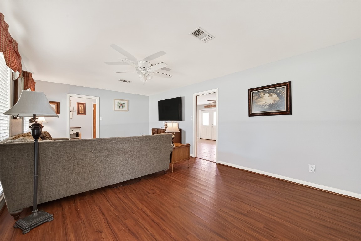 2816 David Street Rosenberg, TX 77471 - Photo 8 of 45 Living/Dining Room