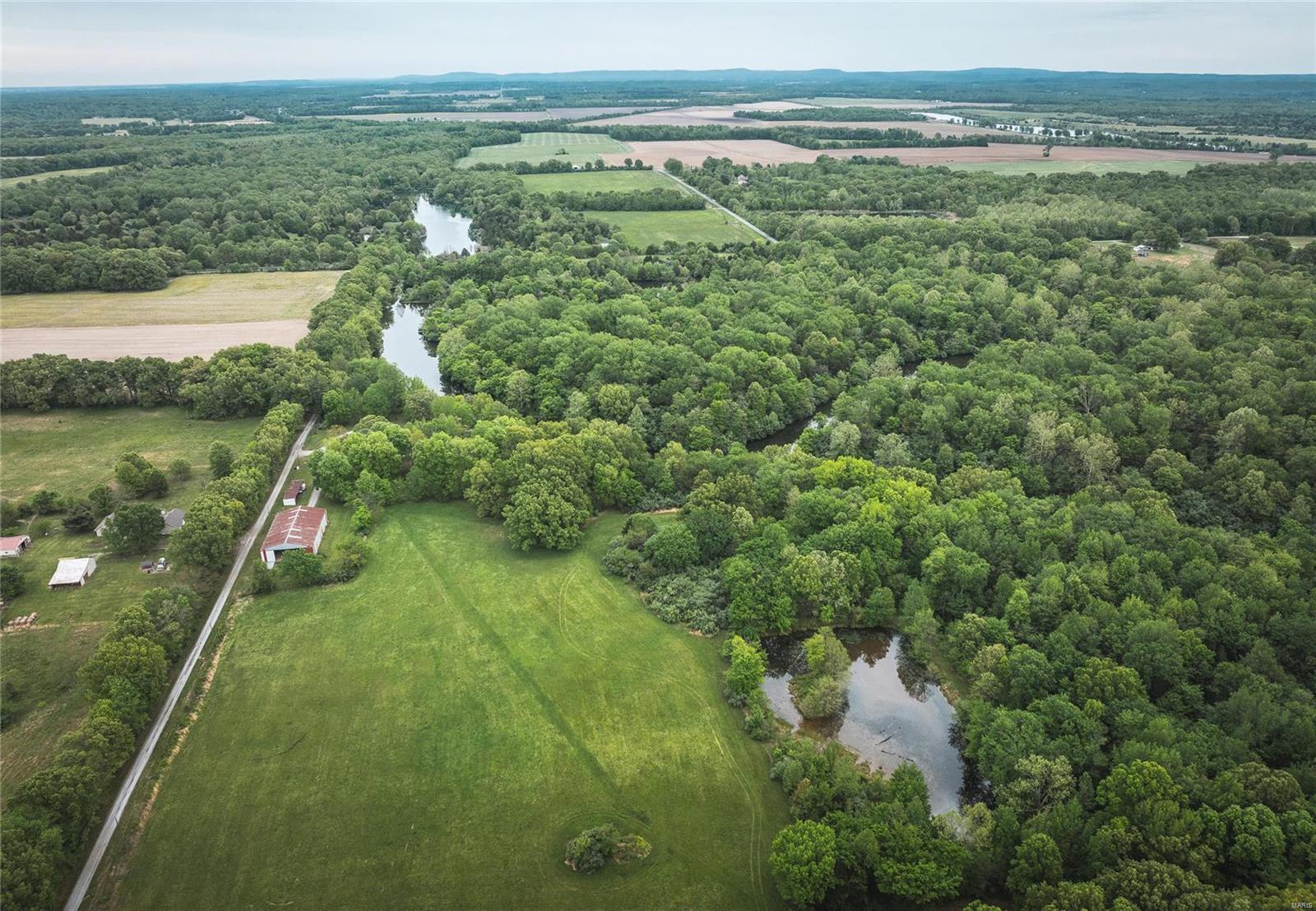 275 Pit 12 Road Stonefort, IL 62987 - Photo 8 of 51