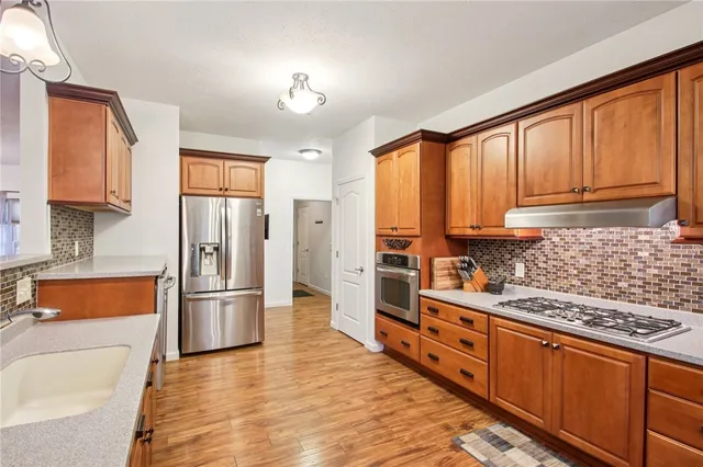 $329,900 | 127 Harrogate Crossing, Henrietta, NY 14586