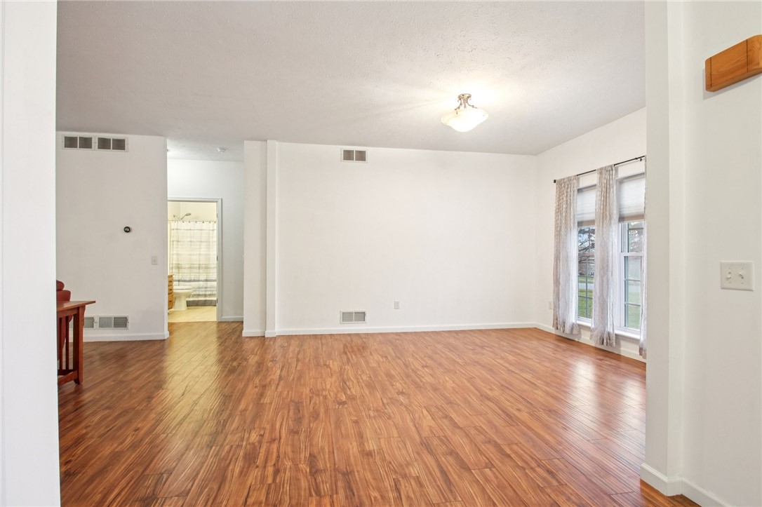 127 Harrogate Crossing Henrietta, NY 14586 - Photo 10 of 48