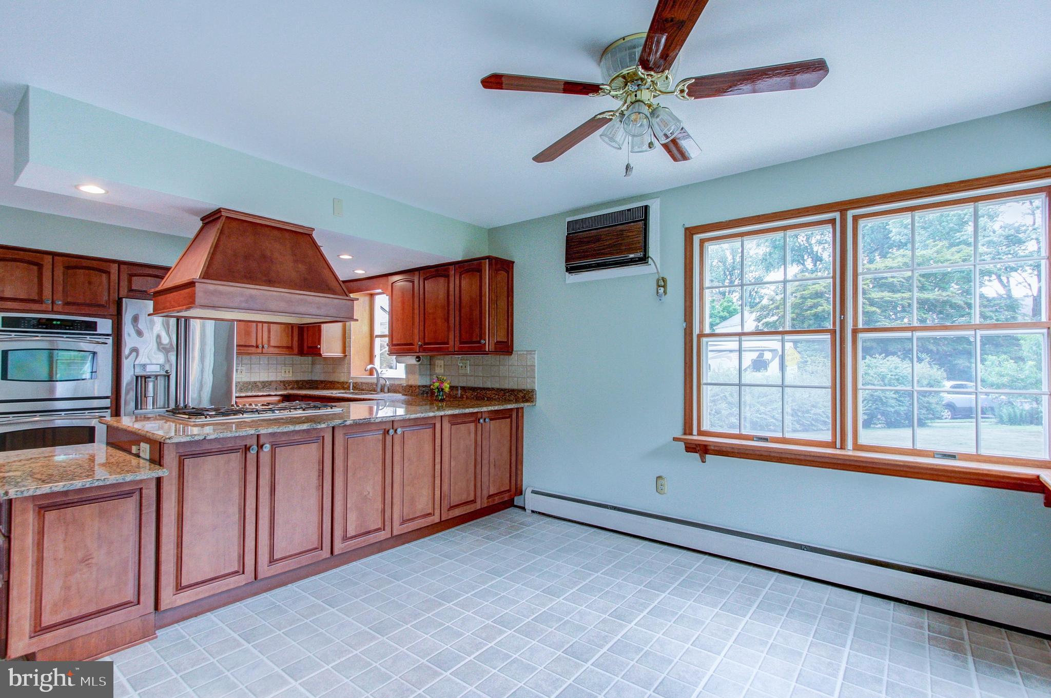 Breakfast bar
