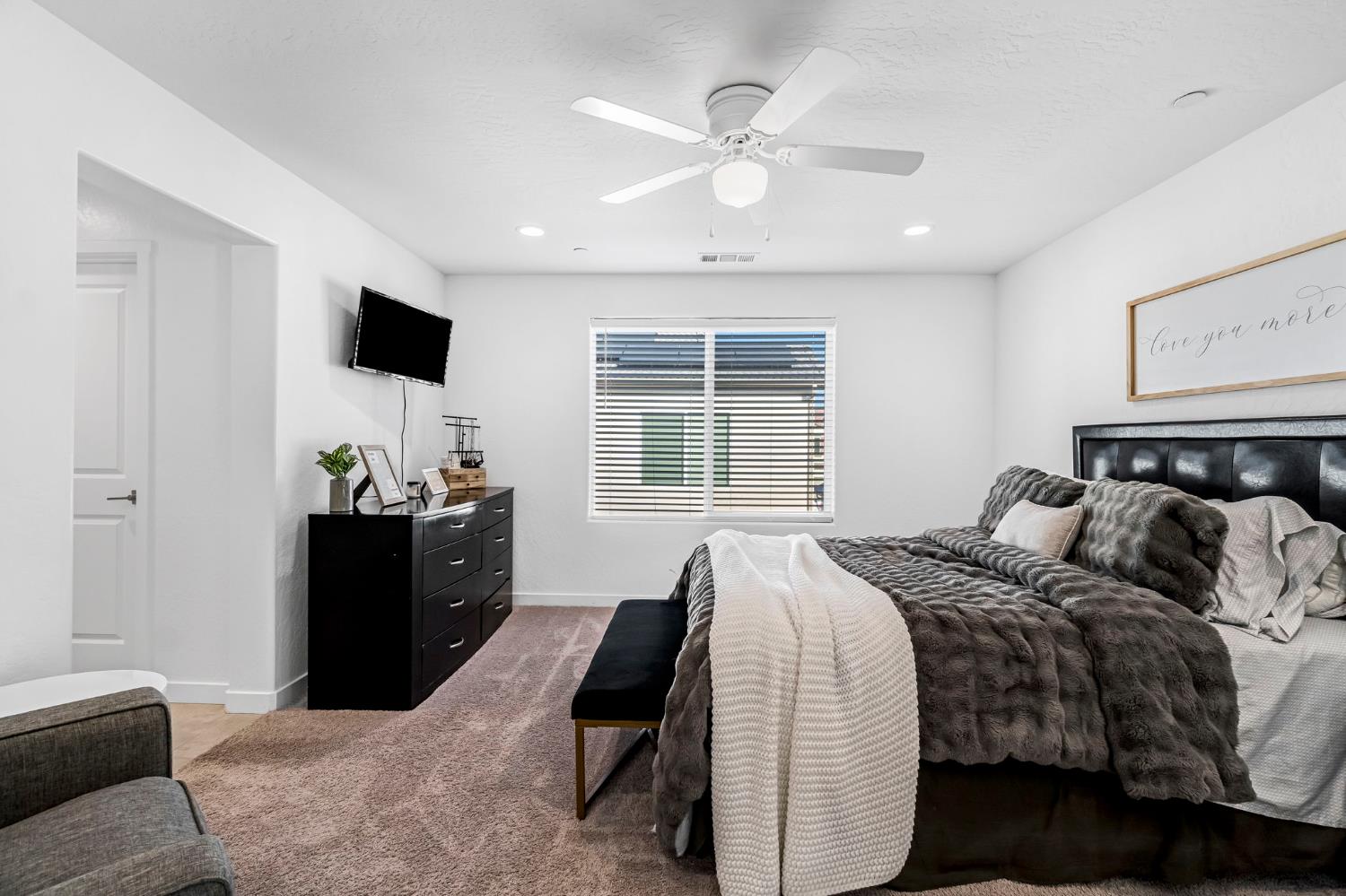 367 Talus Way South Madera, CA 93636 - Photo 25 of 40 a bedroom with a bed and a window
