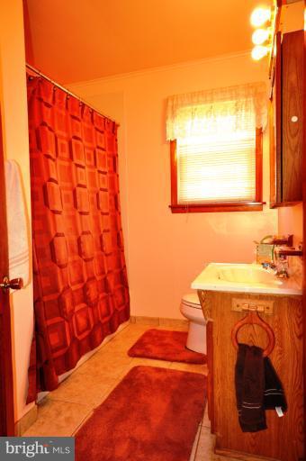 7906 Hillendale Road Parkville, MD 21234 - Photo 15 of 19 Bath