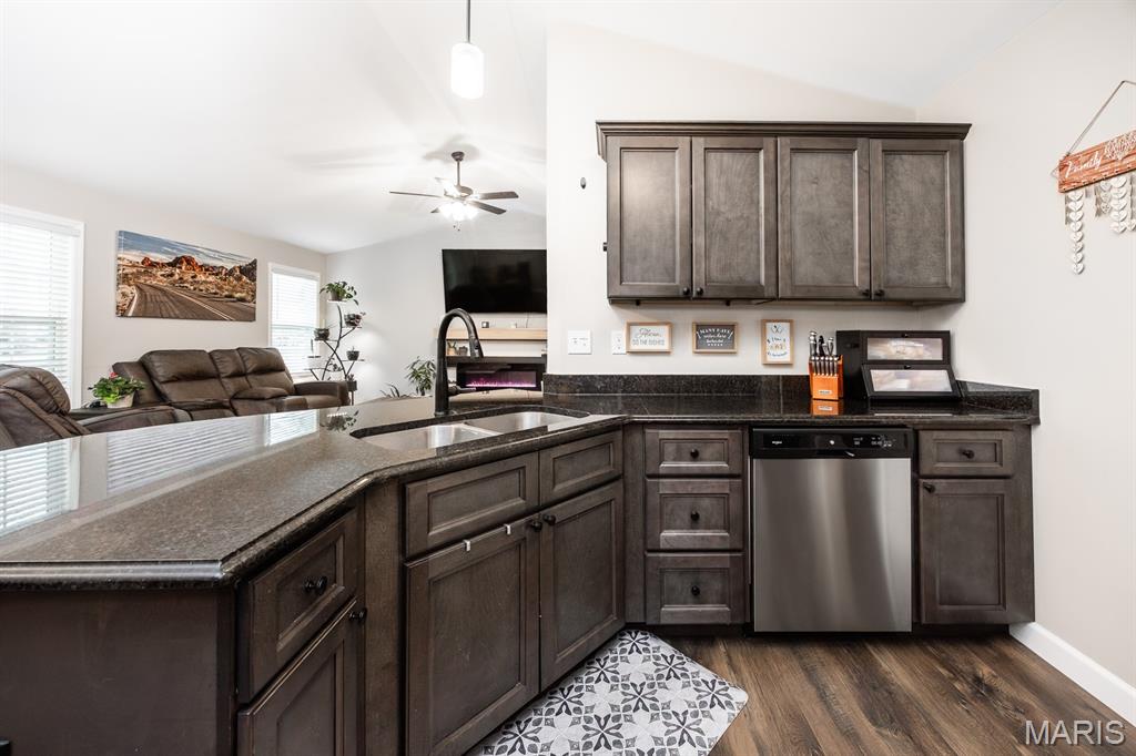 712 Conner Circle Fairview Heights, IL 62208 - Photo 13 of 29