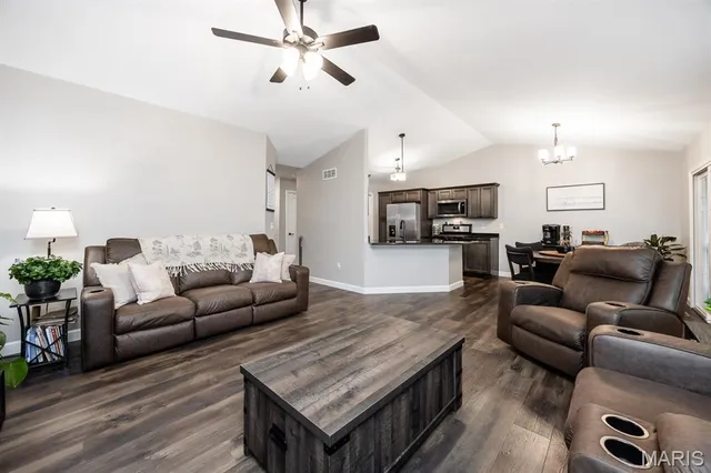 $385,000 | 712 Conner Circle, Fairview Heights, IL 62208