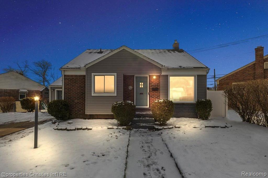 4103 Grandview Road Royal Oak, MI 48073 - Photo 3 of 30