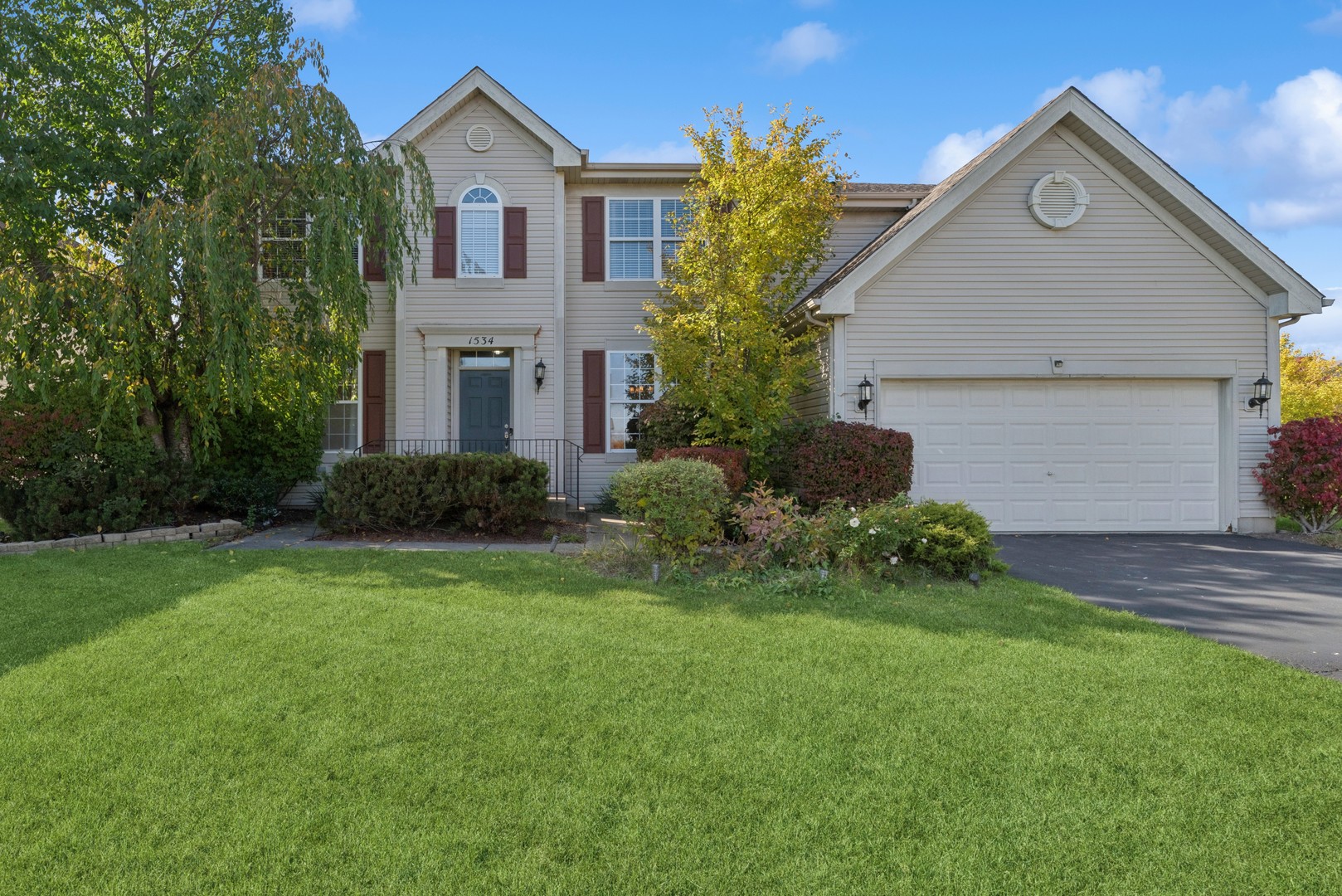 1534 South Falcon Drive Libertyville, IL 60048 - Photo 1 of 23