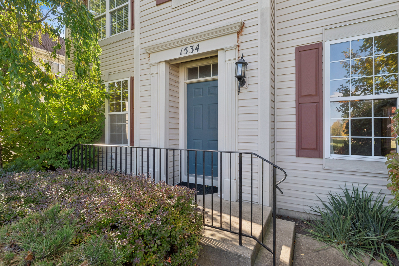 1534 South Falcon Drive Libertyville, IL 60048 - Photo 2 of 23