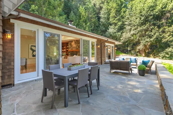 $2,595,000 | 1065 Meadowsweet Drive, Corte Madera, CA 94925
