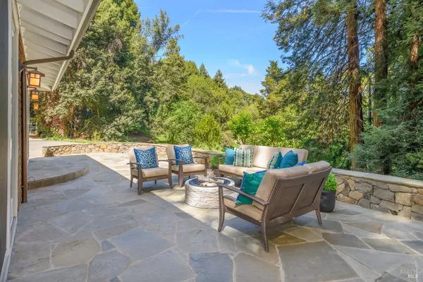$2,595,000 | 1065 Meadowsweet Drive, Corte Madera, CA 94925