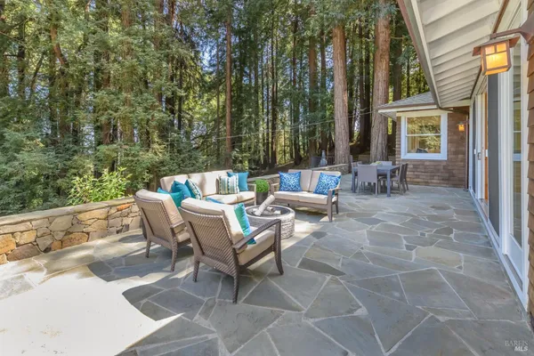 $2,595,000 | 1065 Meadowsweet Drive, Corte Madera, CA 94925