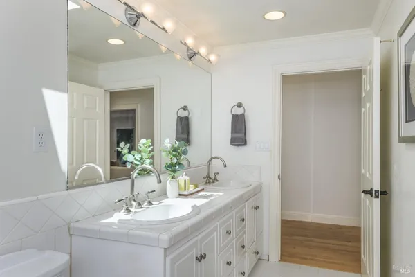 $2,595,000 | 1065 Meadowsweet Drive, Corte Madera, CA 94925
