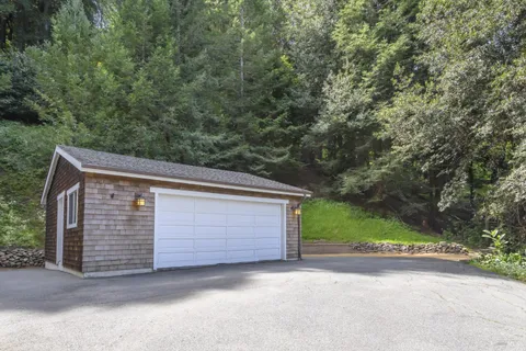 $2,595,000 | 1065 Meadowsweet Drive, Corte Madera, CA 94925