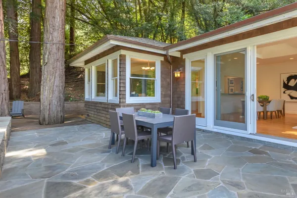$2,595,000 | 1065 Meadowsweet Drive, Corte Madera, CA 94925