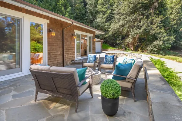 $2,595,000 | 1065 Meadowsweet Drive, Corte Madera, CA 94925