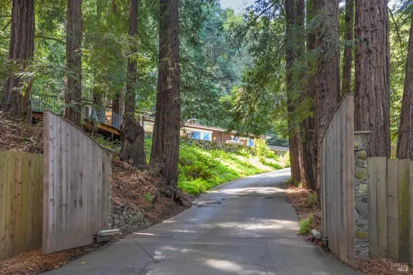 $2,595,000 | 1065 Meadowsweet Drive, Corte Madera, CA 94925