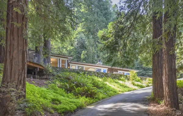 $2,595,000 | 1065 Meadowsweet Drive, Corte Madera, CA 94925