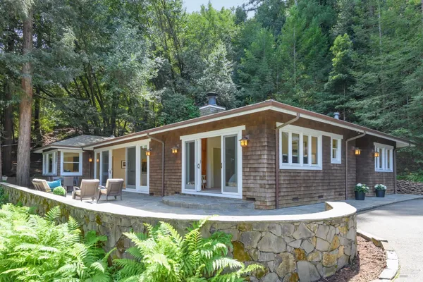 $2,595,000 | 1065 Meadowsweet Drive, Corte Madera, CA 94925