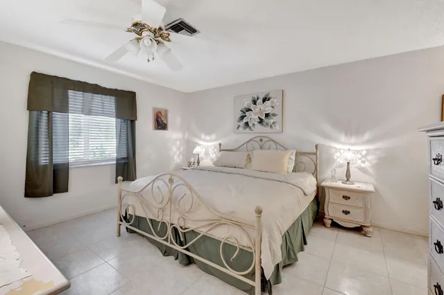 $3,000 | 1670 Northwest 18th Avenue, Unit 202, Delray Beach, FL 33445