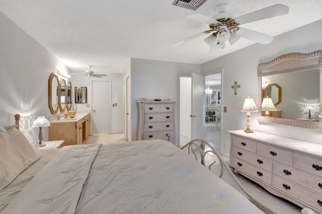 $3,000 | 1670 Northwest 18th Avenue, Unit 202, Delray Beach, FL 33445