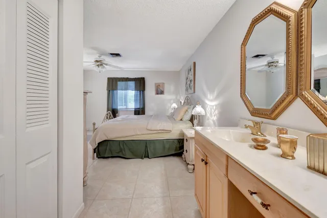 $3,000 | 1670 Northwest 18th Avenue, Unit 202, Delray Beach, FL 33445