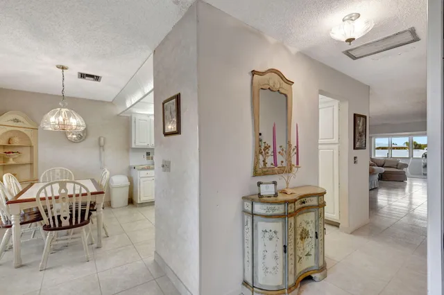 $3,000 | 1670 Northwest 18th Avenue, Unit 202, Delray Beach, FL 33445