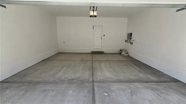 $2,000 | 853 Angwin Lane, Henderson, NV 89011