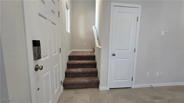 $2,000 | 853 Angwin Lane, Henderson, NV 89011