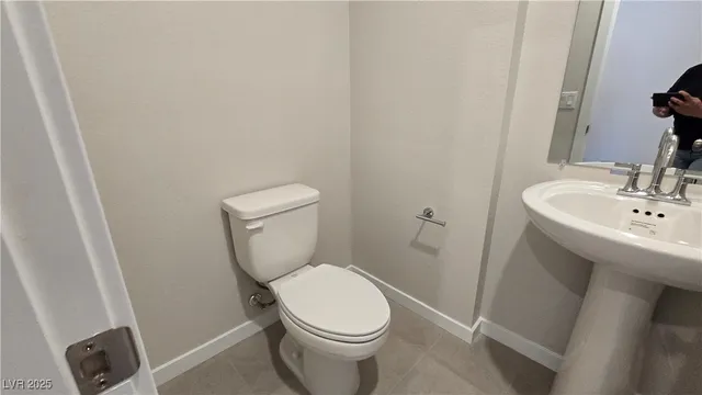 $2,000 | 853 Angwin Lane, Henderson, NV 89011