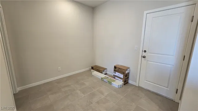 $2,000 | 853 Angwin Lane, Henderson, NV 89011