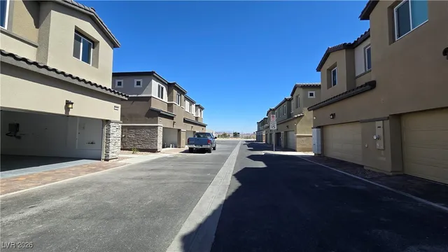 $2,000 | 853 Angwin Lane, Henderson, NV 89011