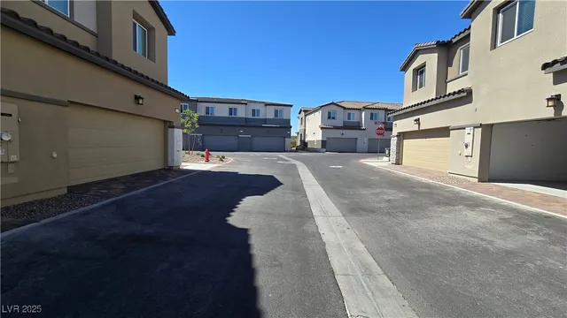 $2,000 | 853 Angwin Lane, Henderson, NV 89011