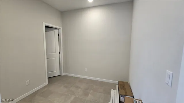 $2,000 | 853 Angwin Lane, Henderson, NV 89011