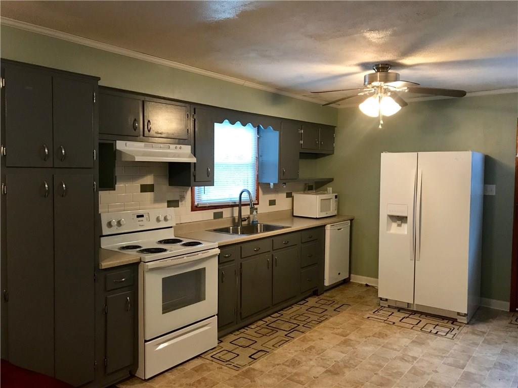 2688 Savannah Road New Castle, PA 16101 - Photo 8 of 17