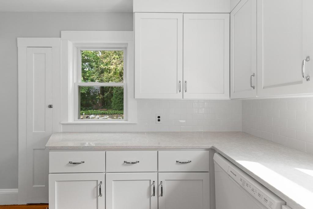4 Western Avenue Wakefield, MA 01880 - Photo 17 of 28