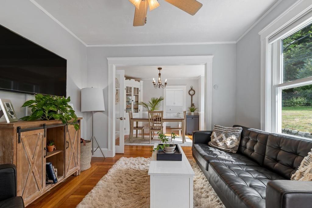 4 Western Avenue Wakefield, MA 01880 - Photo 8 of 28