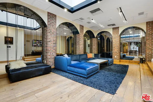 a view of entryway with livingroom and furniture