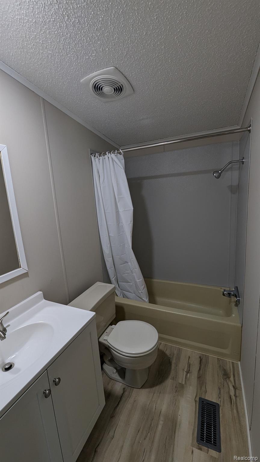 6227 Kenbrook Road Lansing, MI 48911 - Photo 20 of 24 MAIN BATH