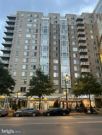 $2,400 | 930 Wayne Avenue, Unit 1108, Silver Spring, MD 20910