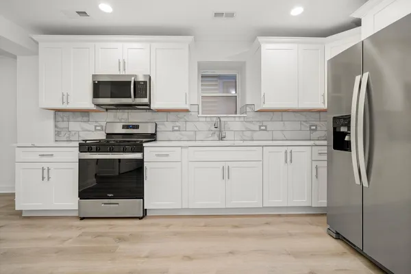 $2,100 | 2721 South Pulaski Road, Unit 1, Chicago, IL 60623