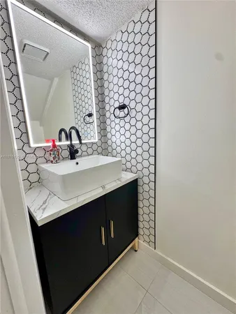 $2,350 | 747 Southeast 1st Way, Unit 96, Deerfield Beach, FL 33441