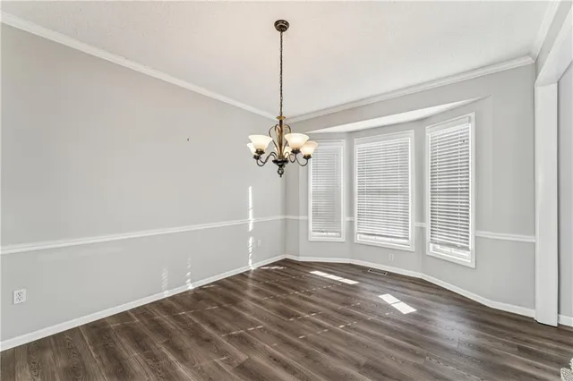 $639,900 | 21600 West 98th Terrace, Lenexa, KS 66220