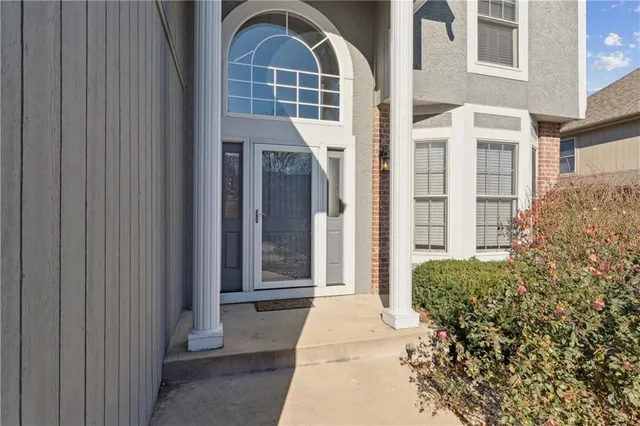 $639,900 | 21600 West 98th Terrace, Lenexa, KS 66220