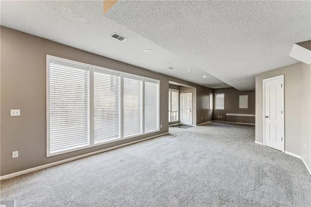 $619,900 | 21600 West 98th Terrace, Lenexa, KS 66220