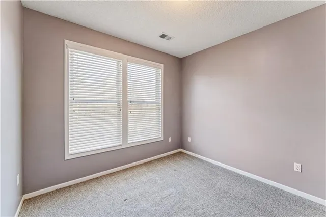 $619,900 | 21600 West 98th Terrace, Lenexa, KS 66220