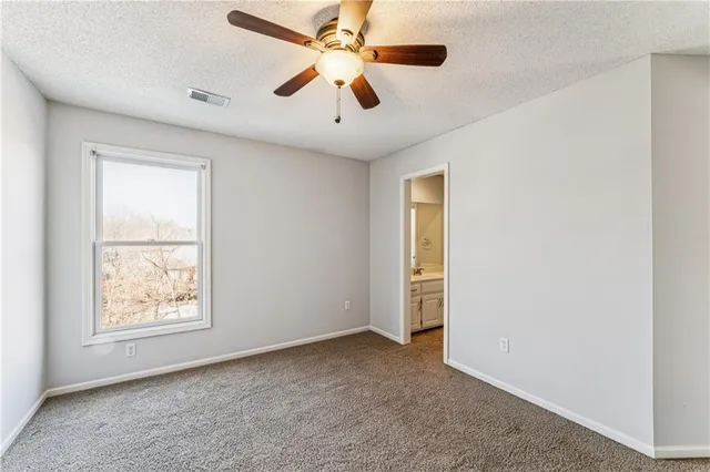 $619,900 | 21600 West 98th Terrace, Lenexa, KS 66220