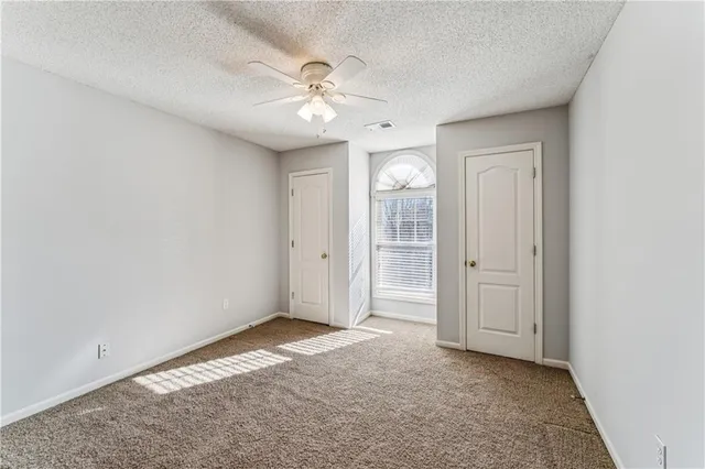 $639,900 | 21600 West 98th Terrace, Lenexa, KS 66220