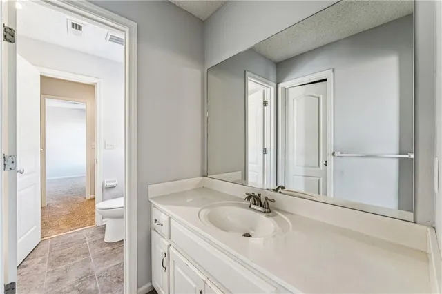 $619,900 | 21600 West 98th Terrace, Lenexa, KS 66220